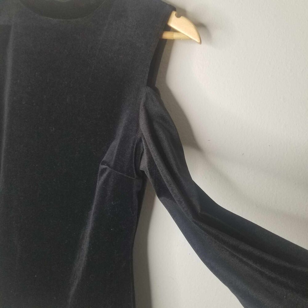 90's Inspired GUESS Women's 3/4 Sleeve Erika Cold Shoulder Velvet Top Sz M - Picture 4 of 5
